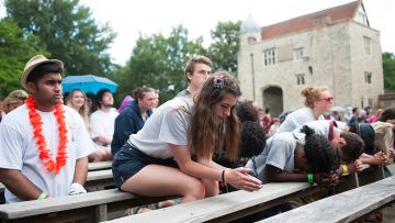 youth-festival-1140-641